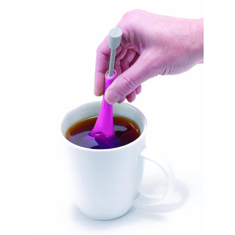 Easy Brew Tea Infuser 010832 submerged in tea cup 