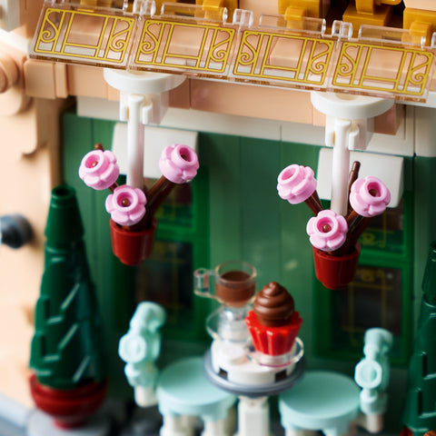 LEGO Icons French Caf� Paris Home Decor Kit 10362