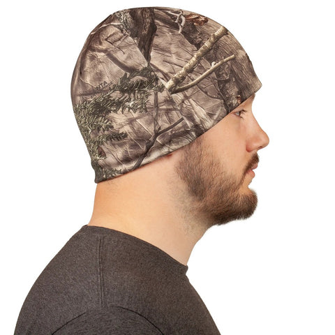 Man wearing a Huntworth Galena men's reversible hunting beanie