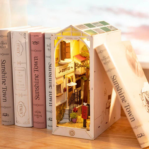 Sunshine Town Book Nook Kit TGB02