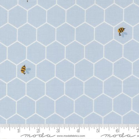blue, Blossoms and Blooms Collection Bumble Bee Cotton Fabric 39057