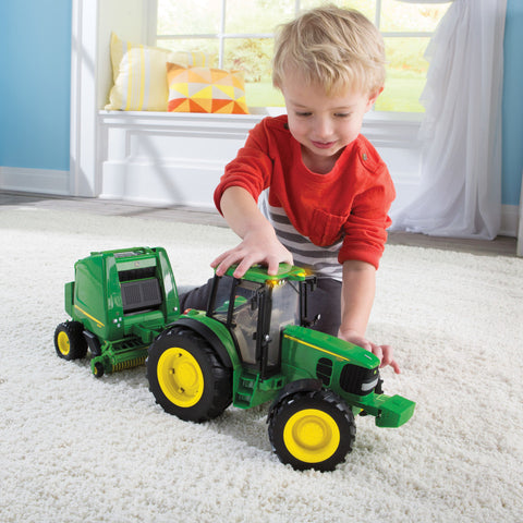 Big Farm Lights & Sounds John Deere 1:16 Scale 7330 Tractor and Round Baler Set 46180