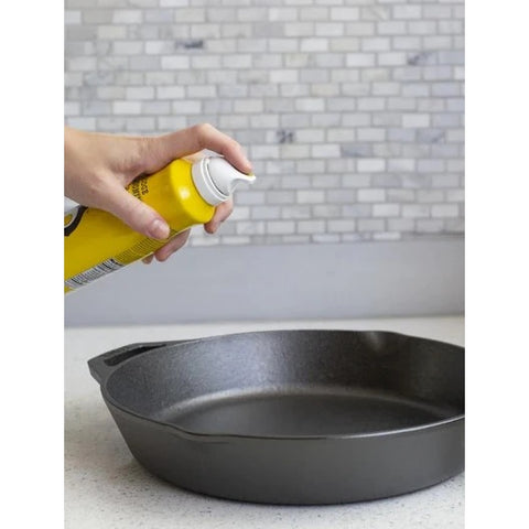 Using Lodge Cast Iron seasoning spray oil 